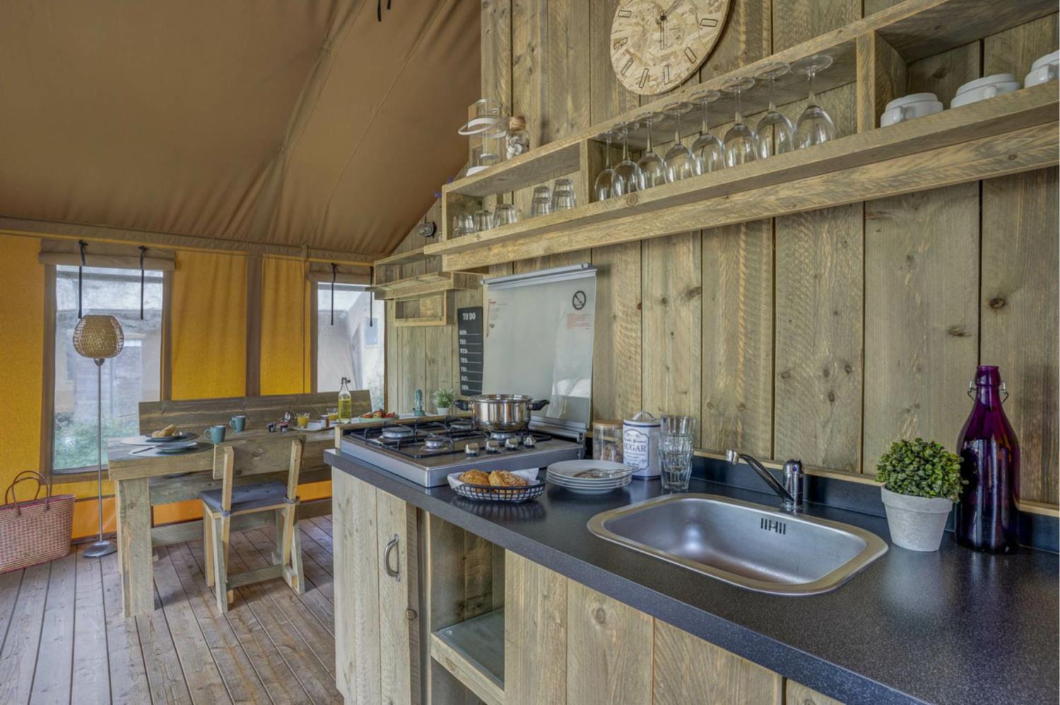 Lodge Safari 6p 3Bdrms AirCon ****