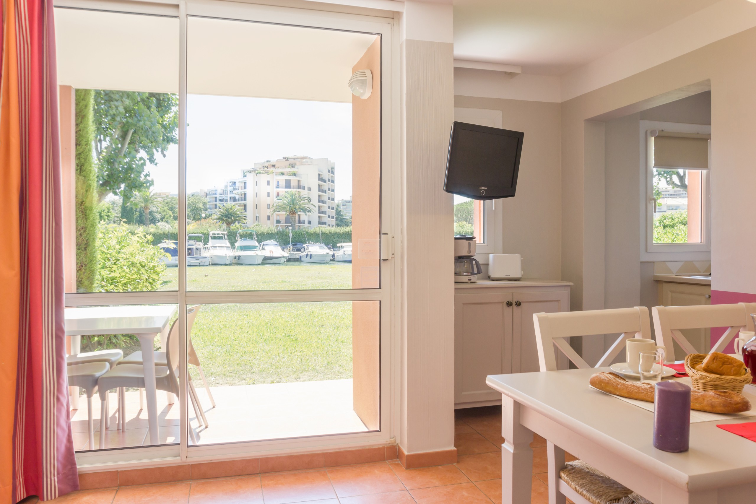 Cannes Mandelieu 2p6p NR