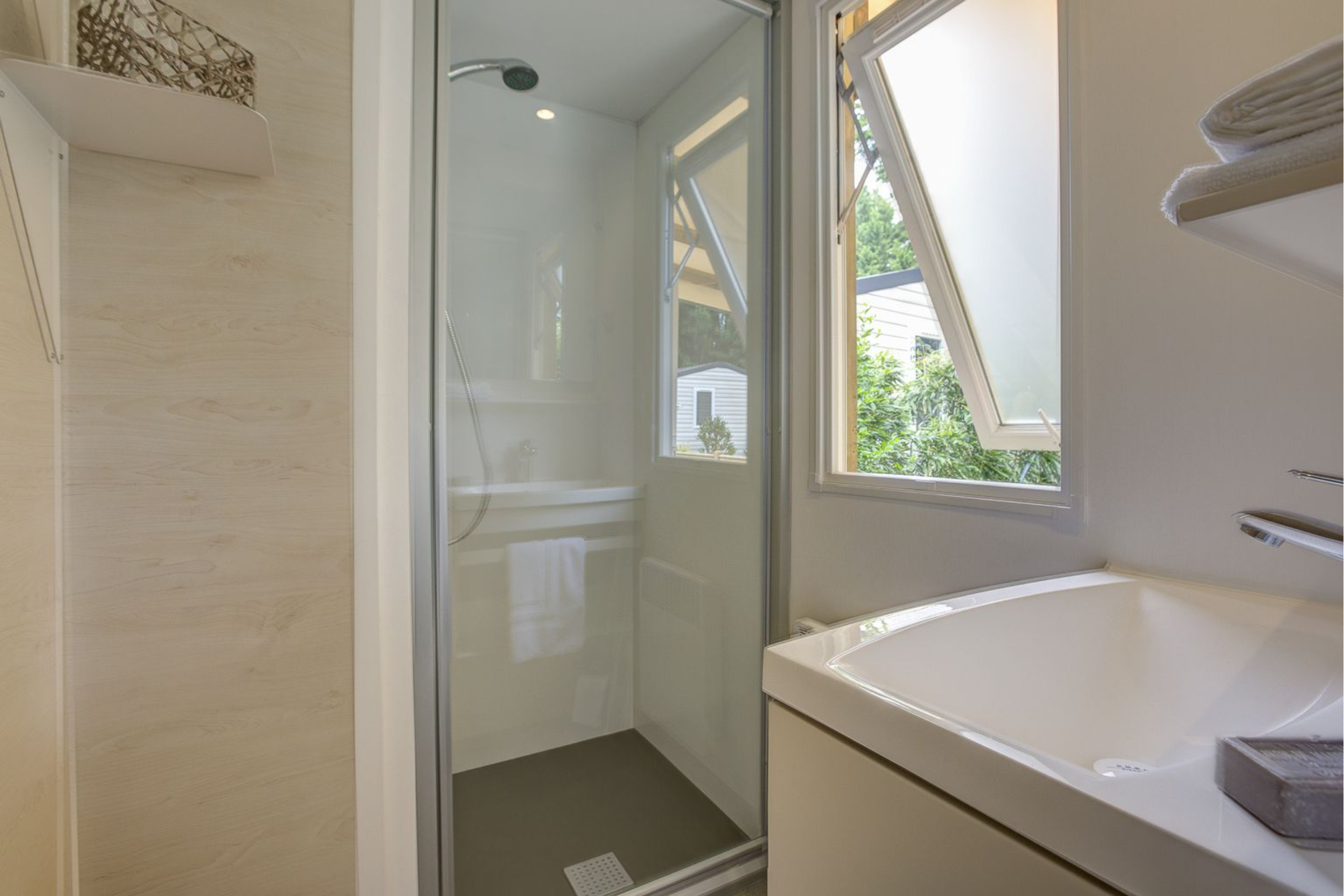 Cottage 4p 2Bdrms ***