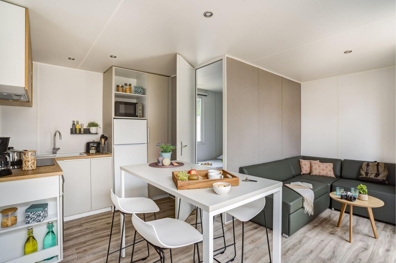 Cottage Friends 10p ****