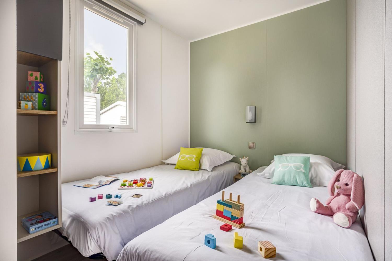 Cottage Friends 10p ****