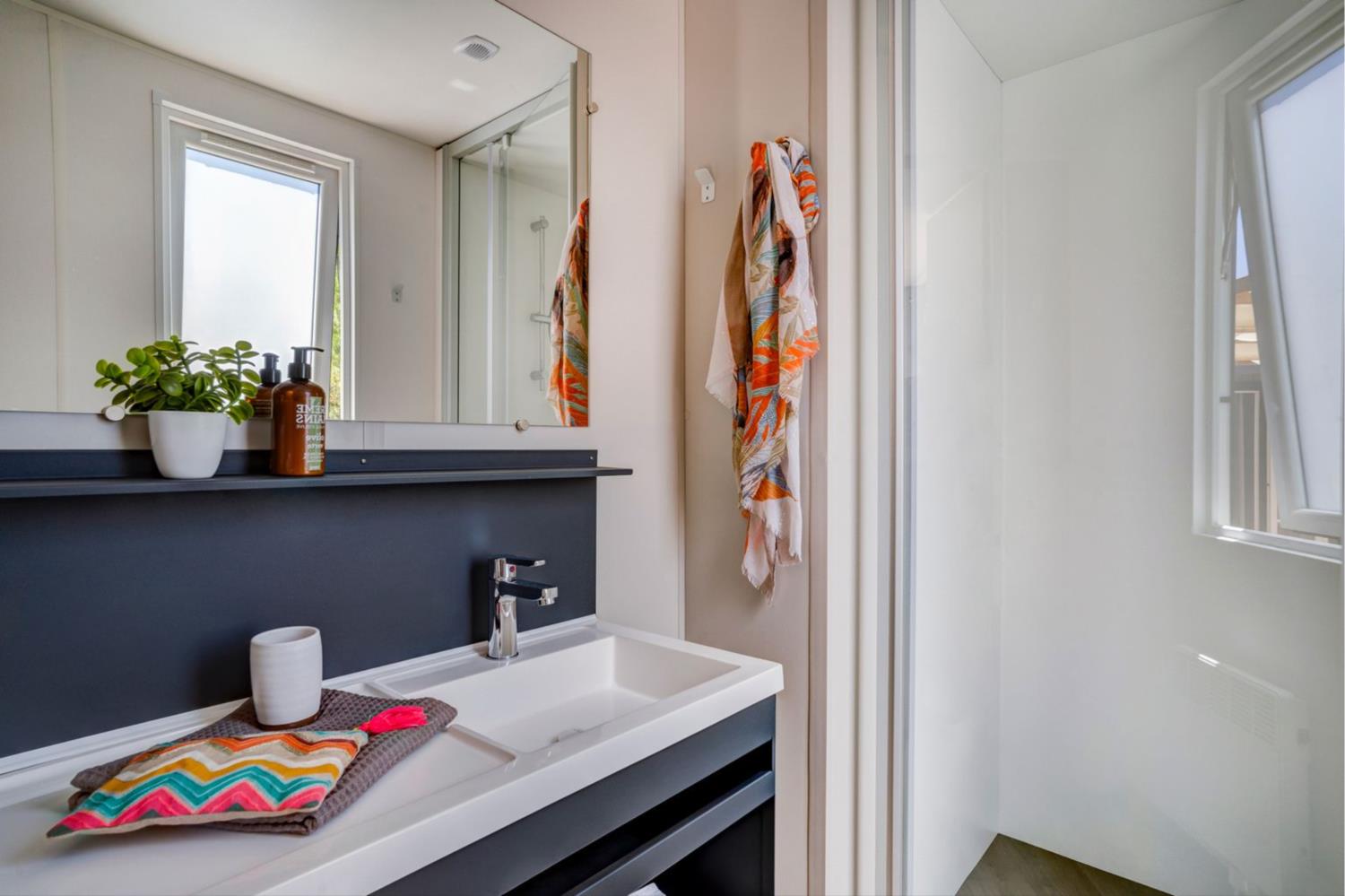 Cottage Friends 10p ****