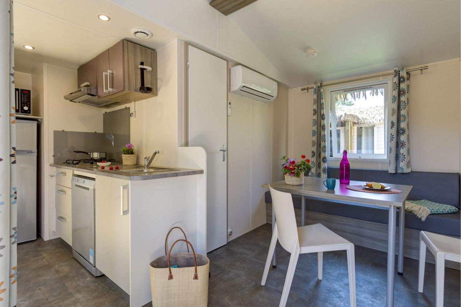 Cottage Tropical 6p 3Bdrms AirCon ****