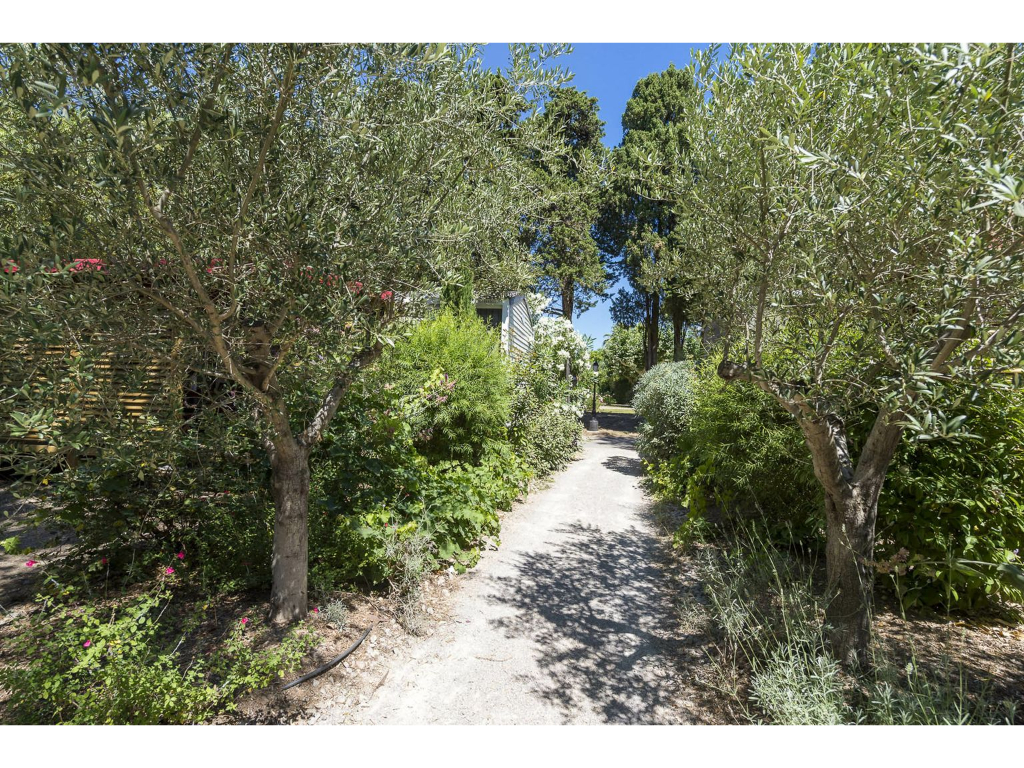 Cottage Friends 12p 6Bdrms AirCon ****