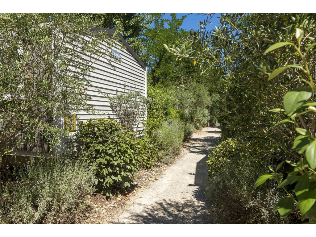 Cottage Friends 12p 6Bdrms AirCon ****