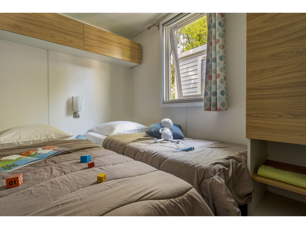 Cottage Friends 12p 6Bdrms AirCon ****