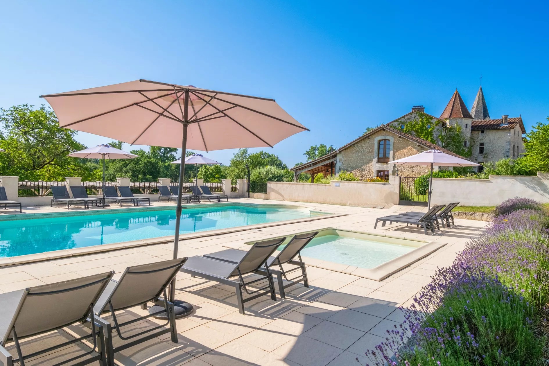 Chateau de Gurat - Le Coin Fleuri