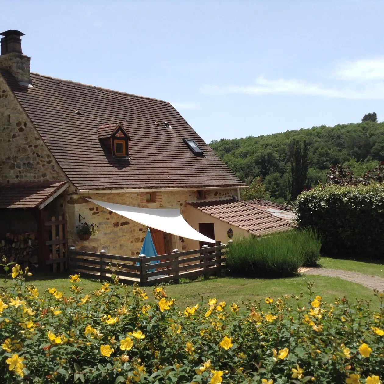 Chez Rose - Authentiek gîte-duo: ruim hoofdverblijf en charmante cottage