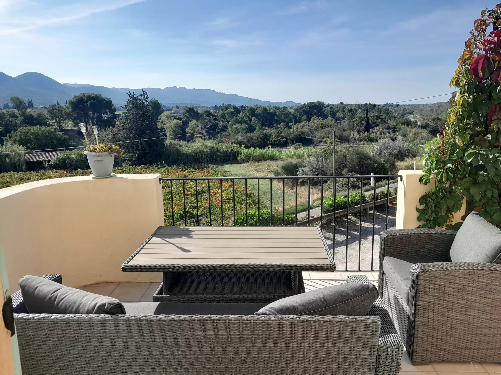 Les Lunettes Rasteau - Gîte Mirabel