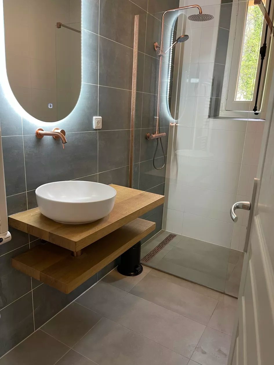 Luxe appartement met zwembad aan de Mont-Ventoux in Montbrun-les-Bains