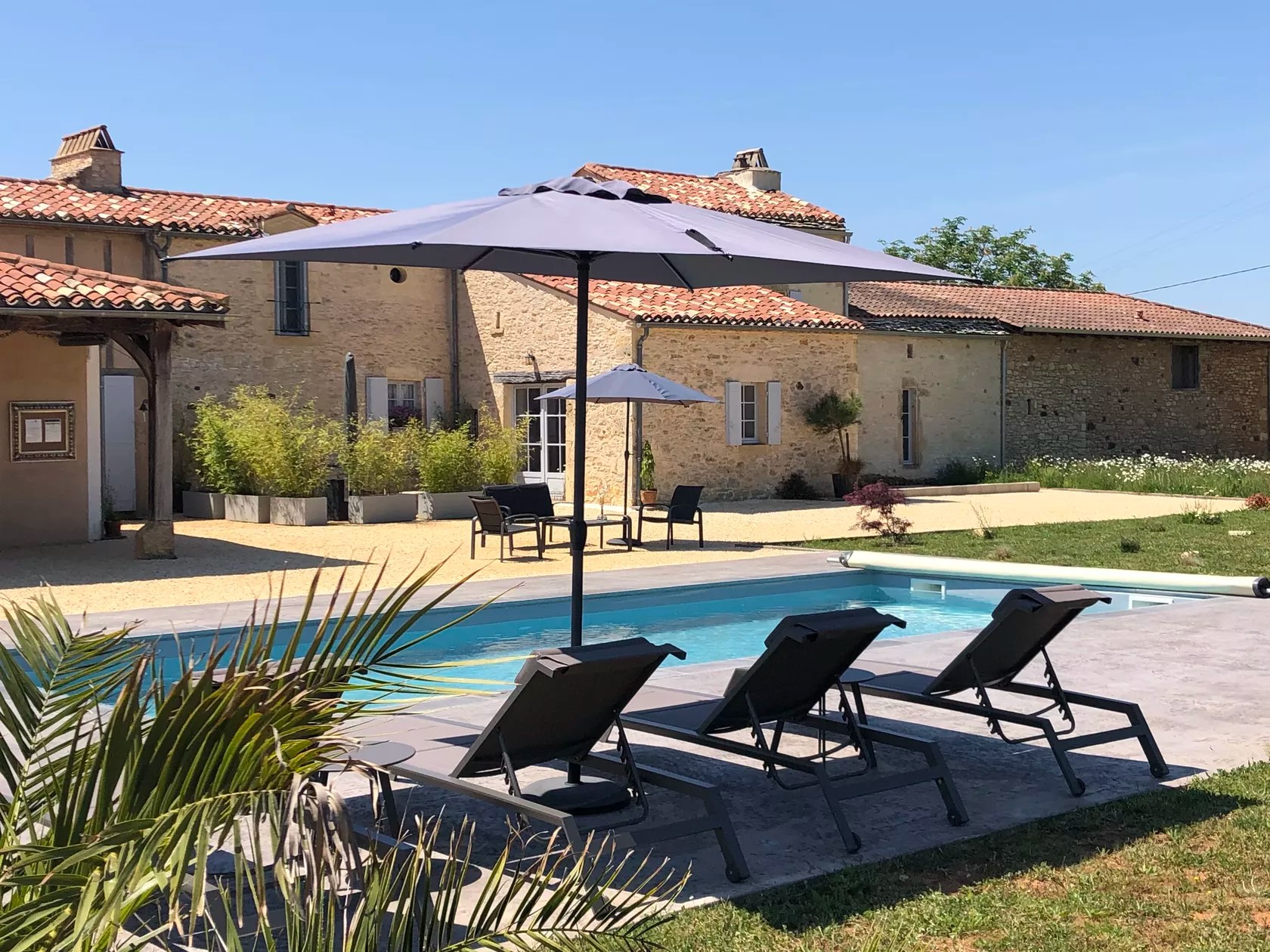 Chambre en pierre gîte Monpazier