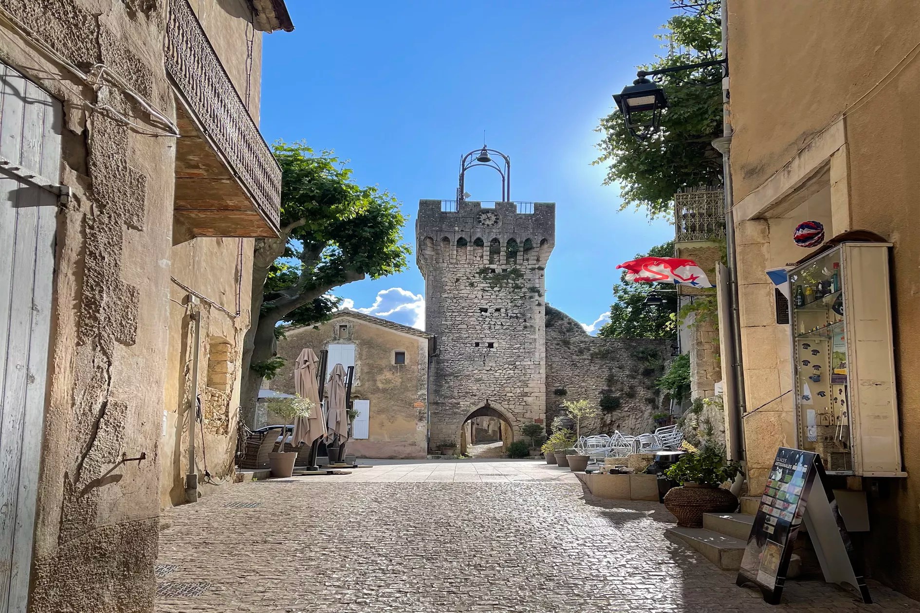 Luxe appartement met zwembad aan de Mont-Ventoux in Montbrun-les-Bains
