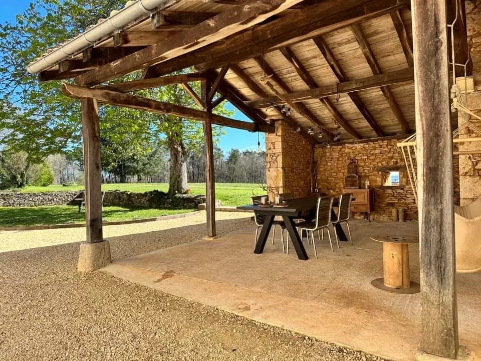 Chambre en pierre gîte Villeréal