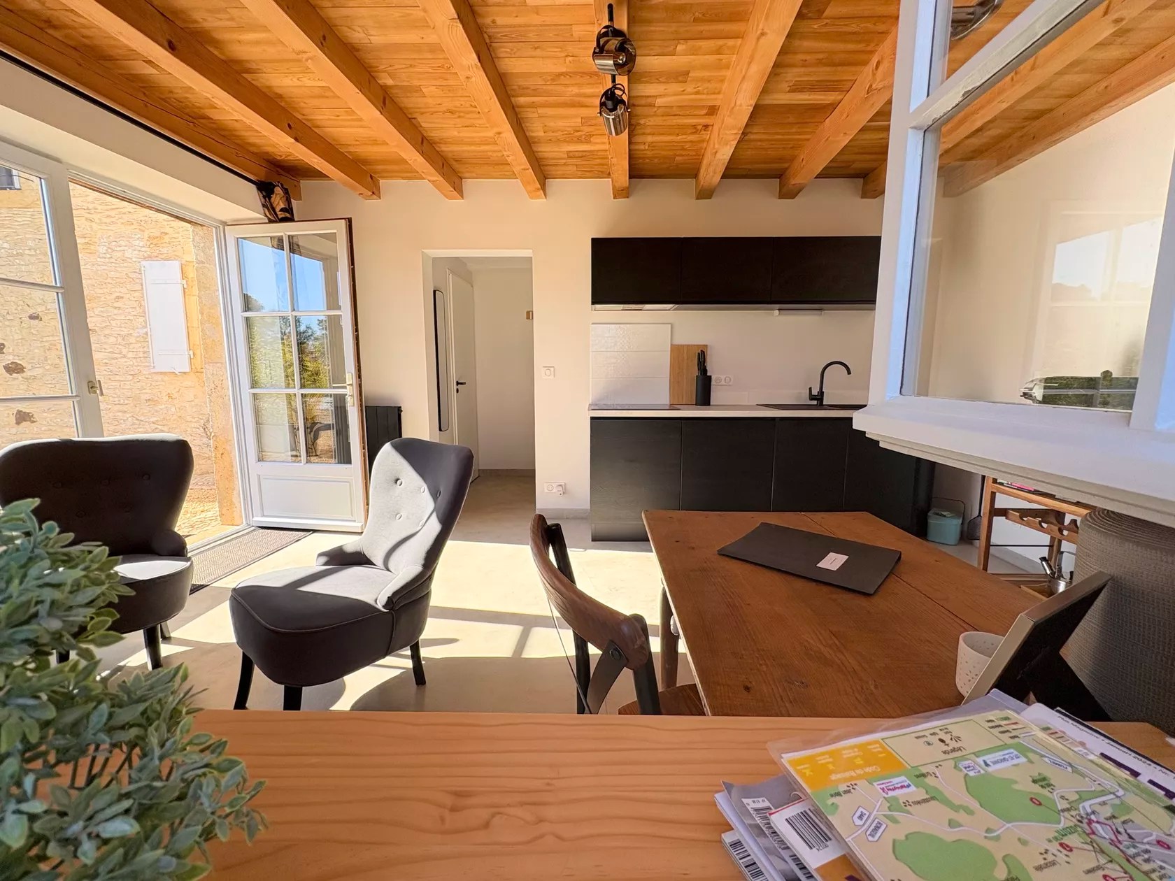 Chambre en pierre gîte Monpazier