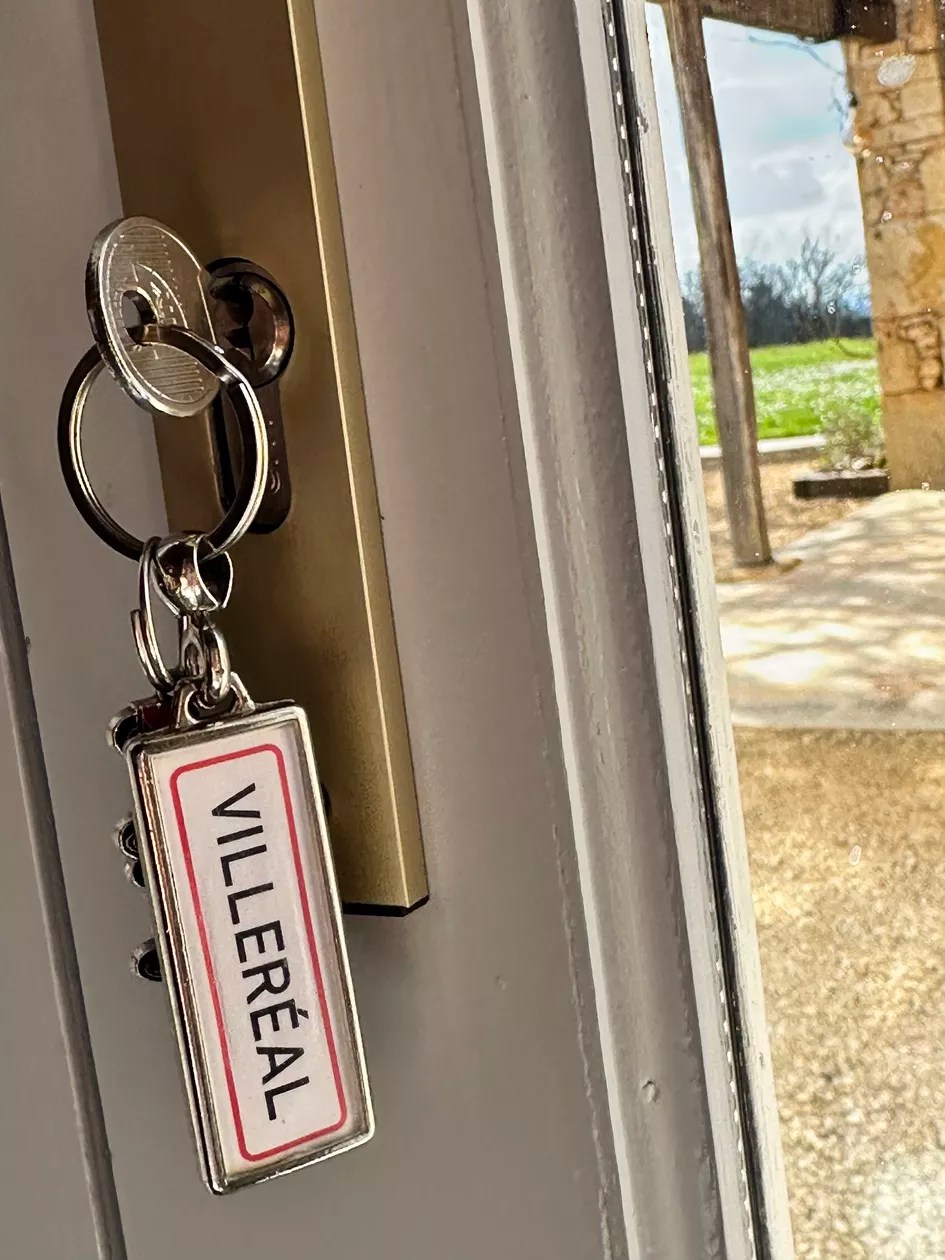 Chambre en pierre gîte Villeréal