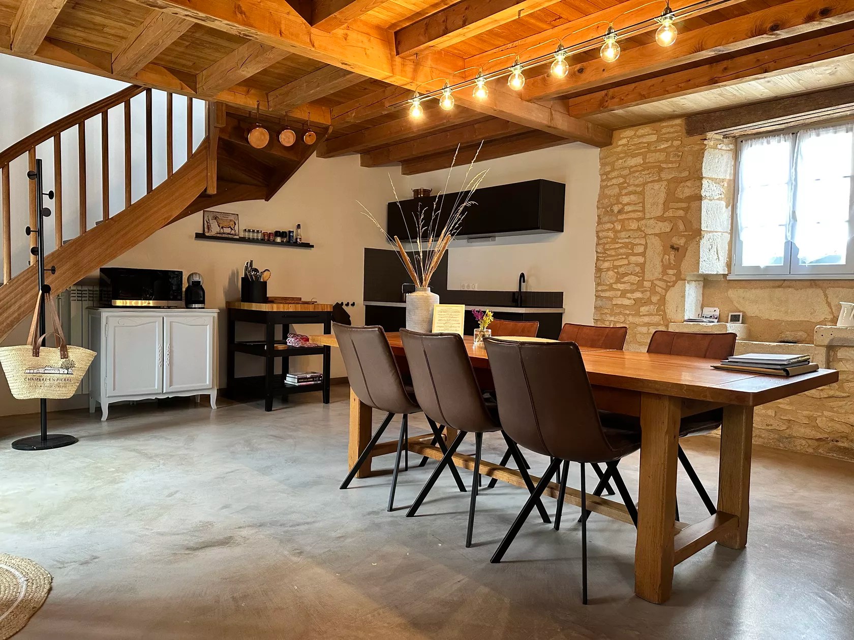 Chambre en pierre gîte Villeréal