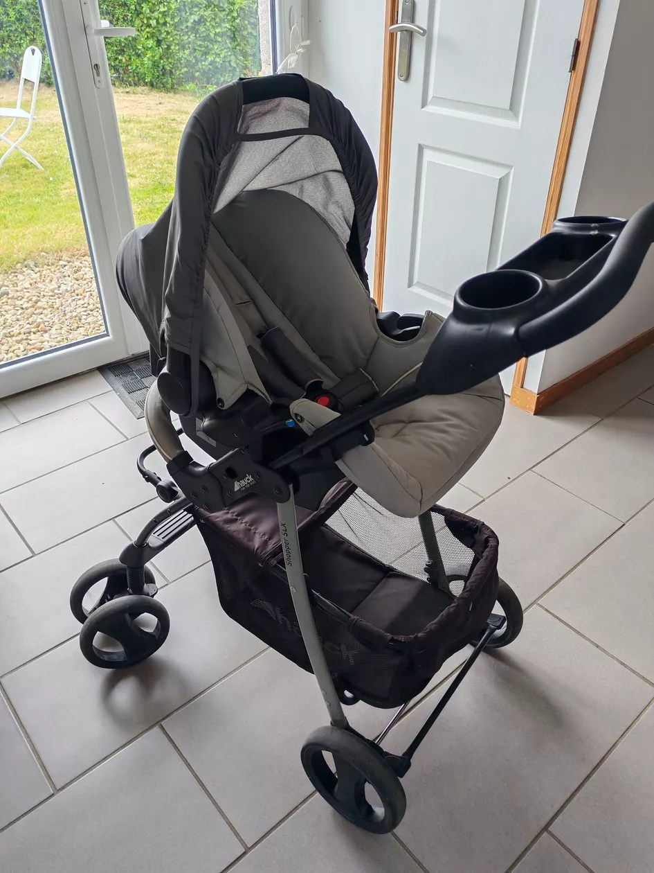 Gites Les Ty Bigoudenes : cottage rose