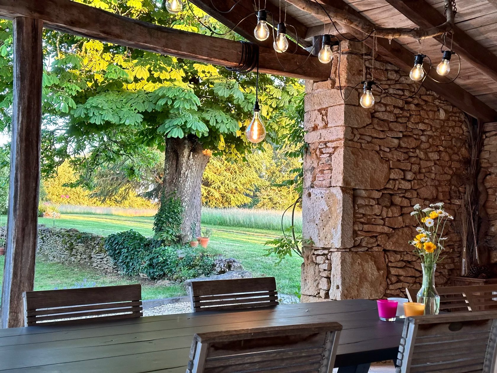 Chambre en pierre gîte Villeréal