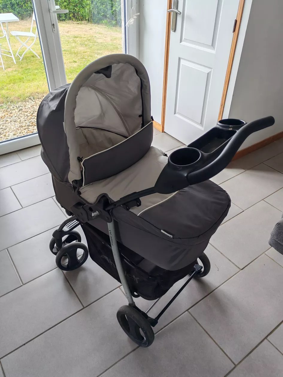 Gites Les Ty Bigoudenes : cottage rose