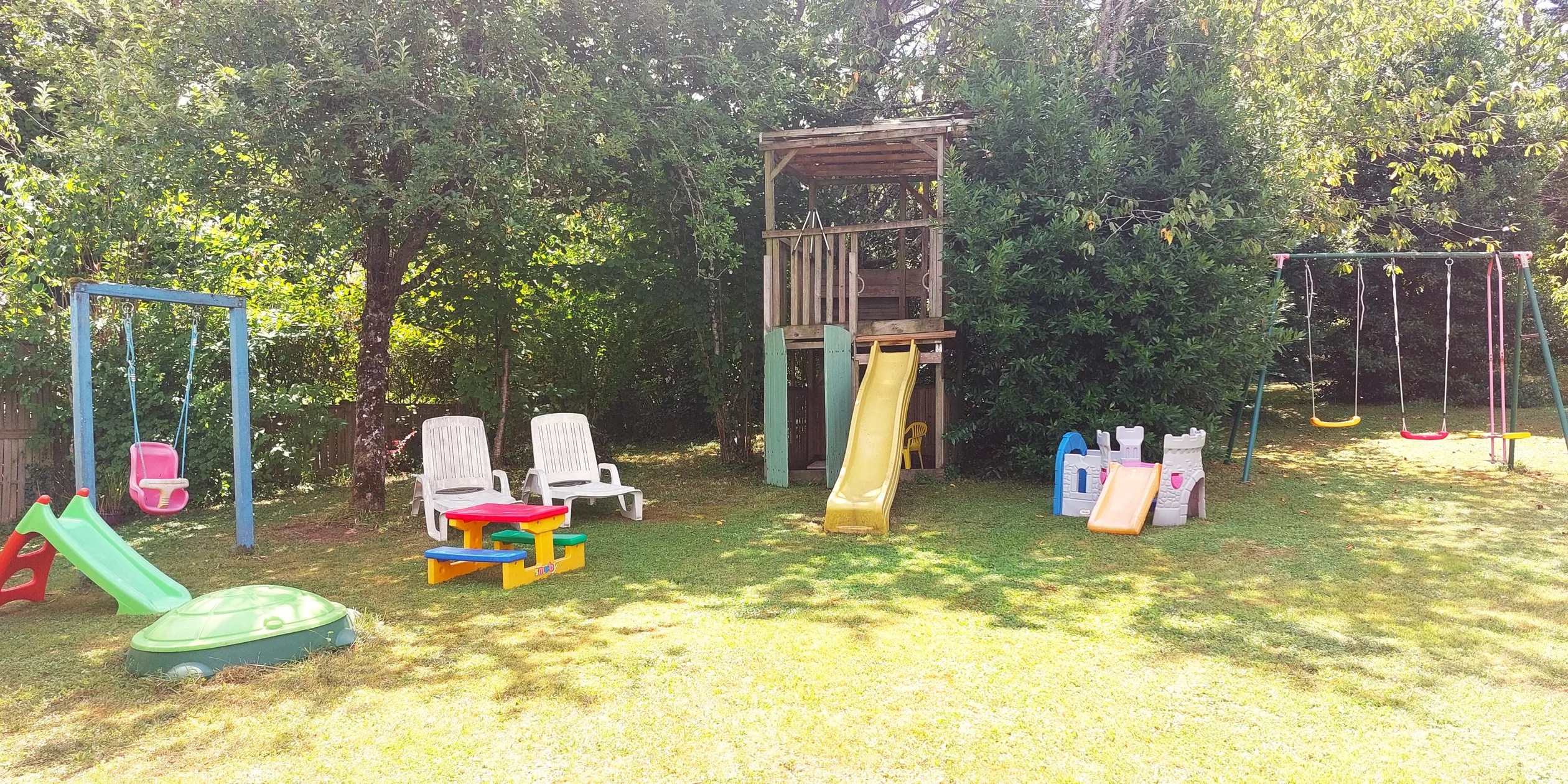 Les Gites Fleuris - Wisteria & Rose - 2 woningen samen