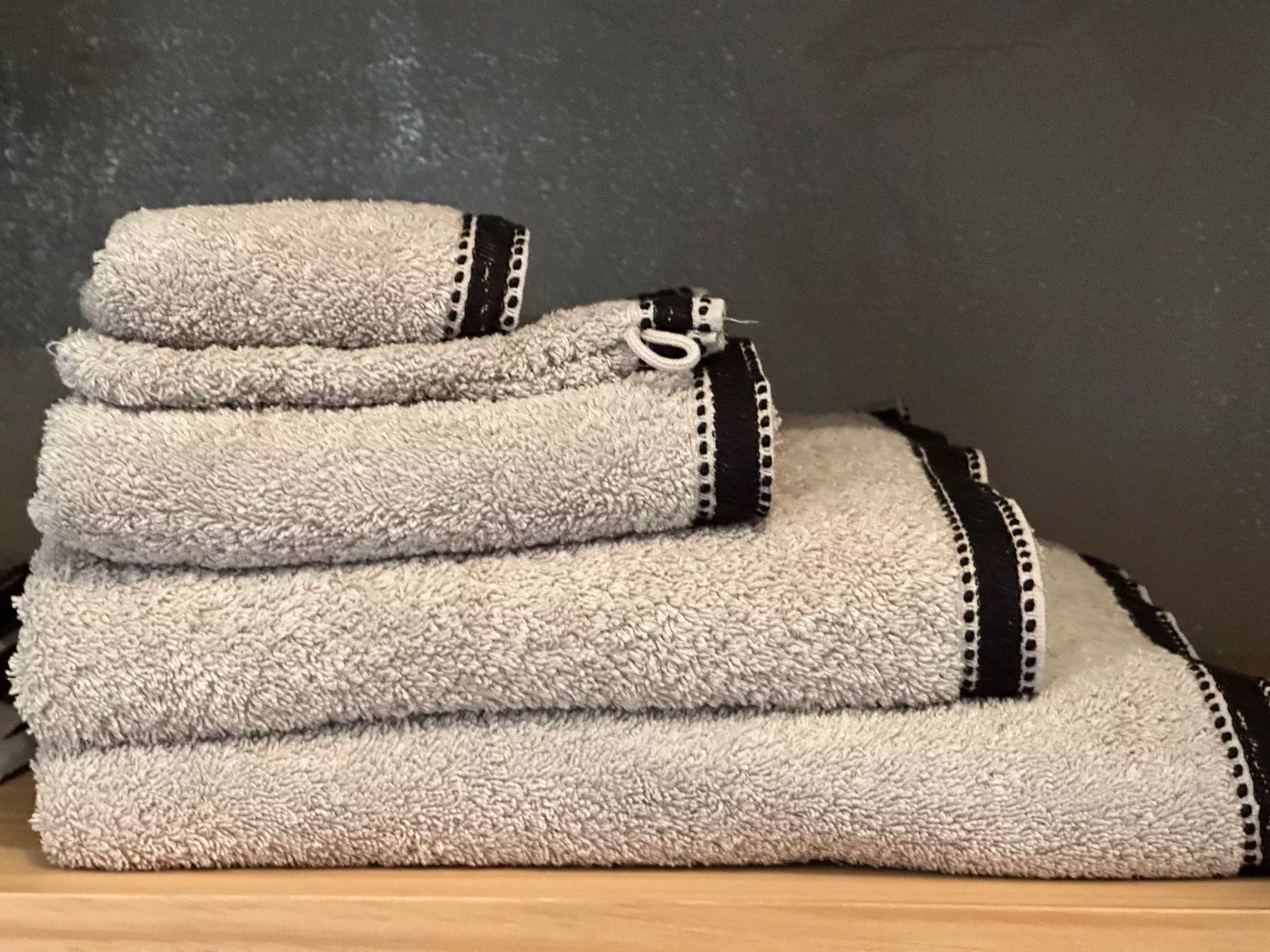 Chambre en pierre gîte Monpazier