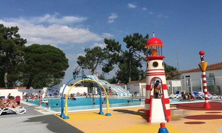 Flower Camping L'Escale du Perthuis