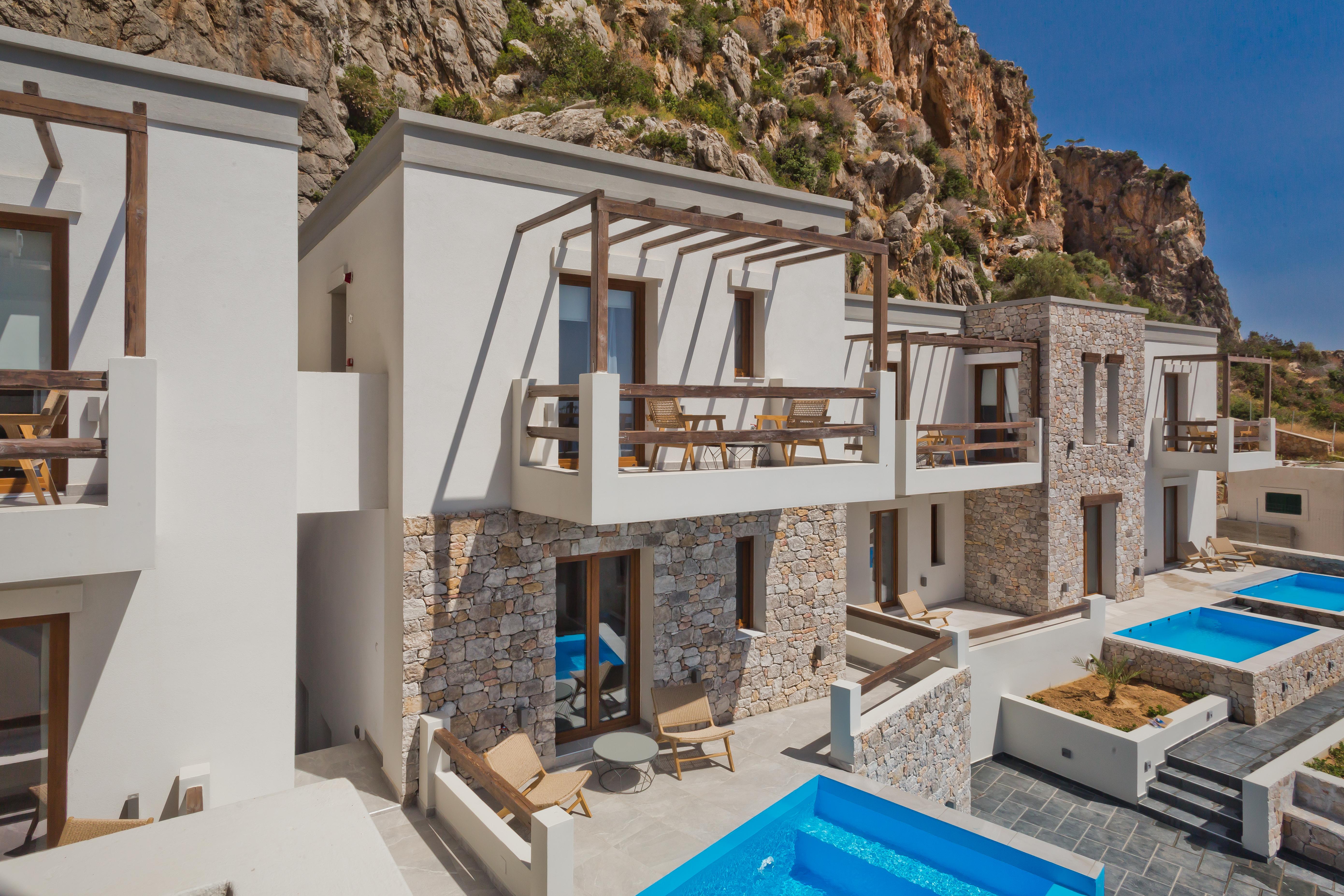 Ypsilos Beach Suites