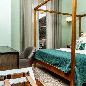 1905 Zino's Palace 1905 Zino's Palace