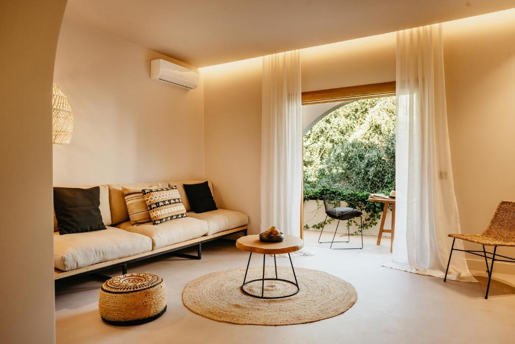 Hotel Minos Beach Art Hotel