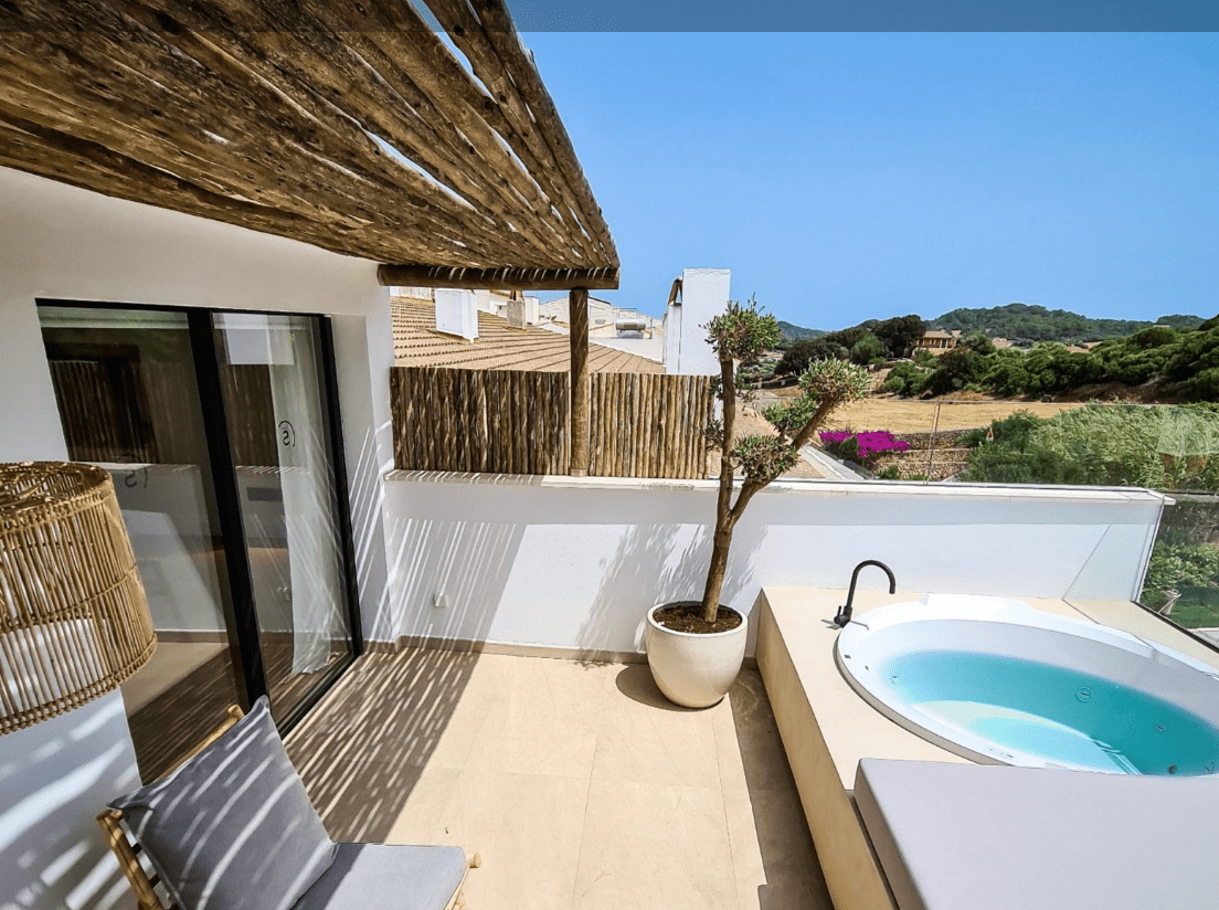 S'Estancia Suites