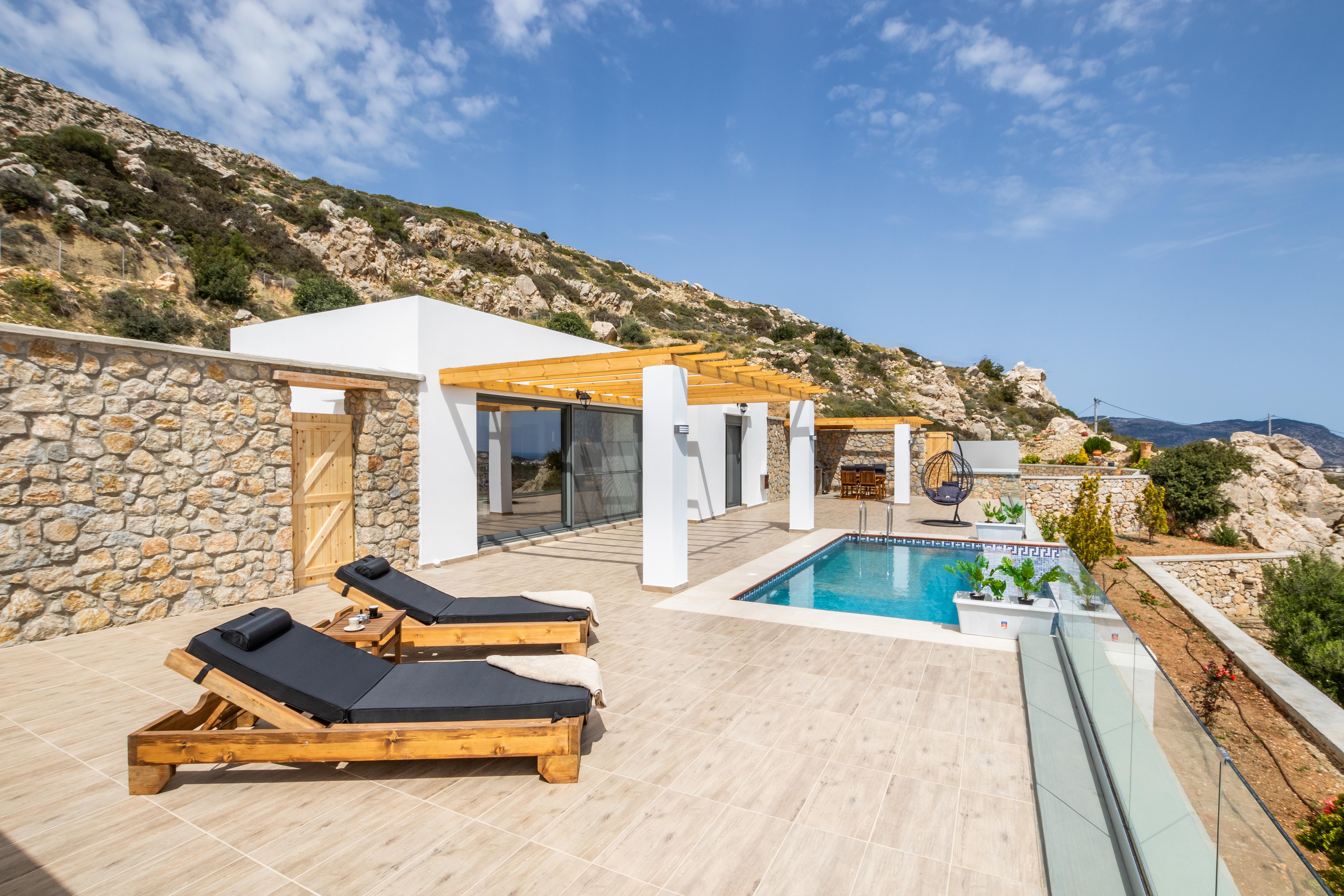 Amoopi Sea View Villas