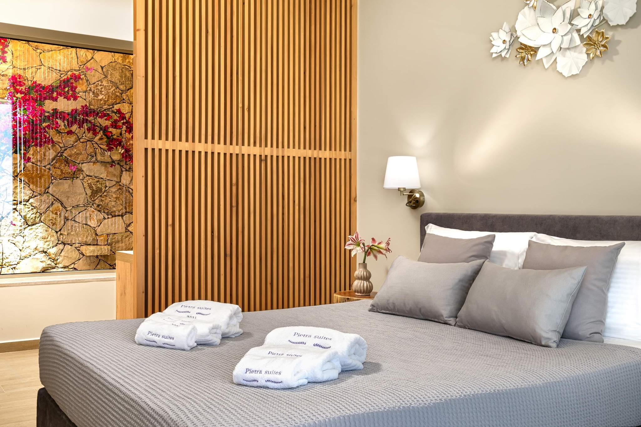 Pietra Cave Apartments