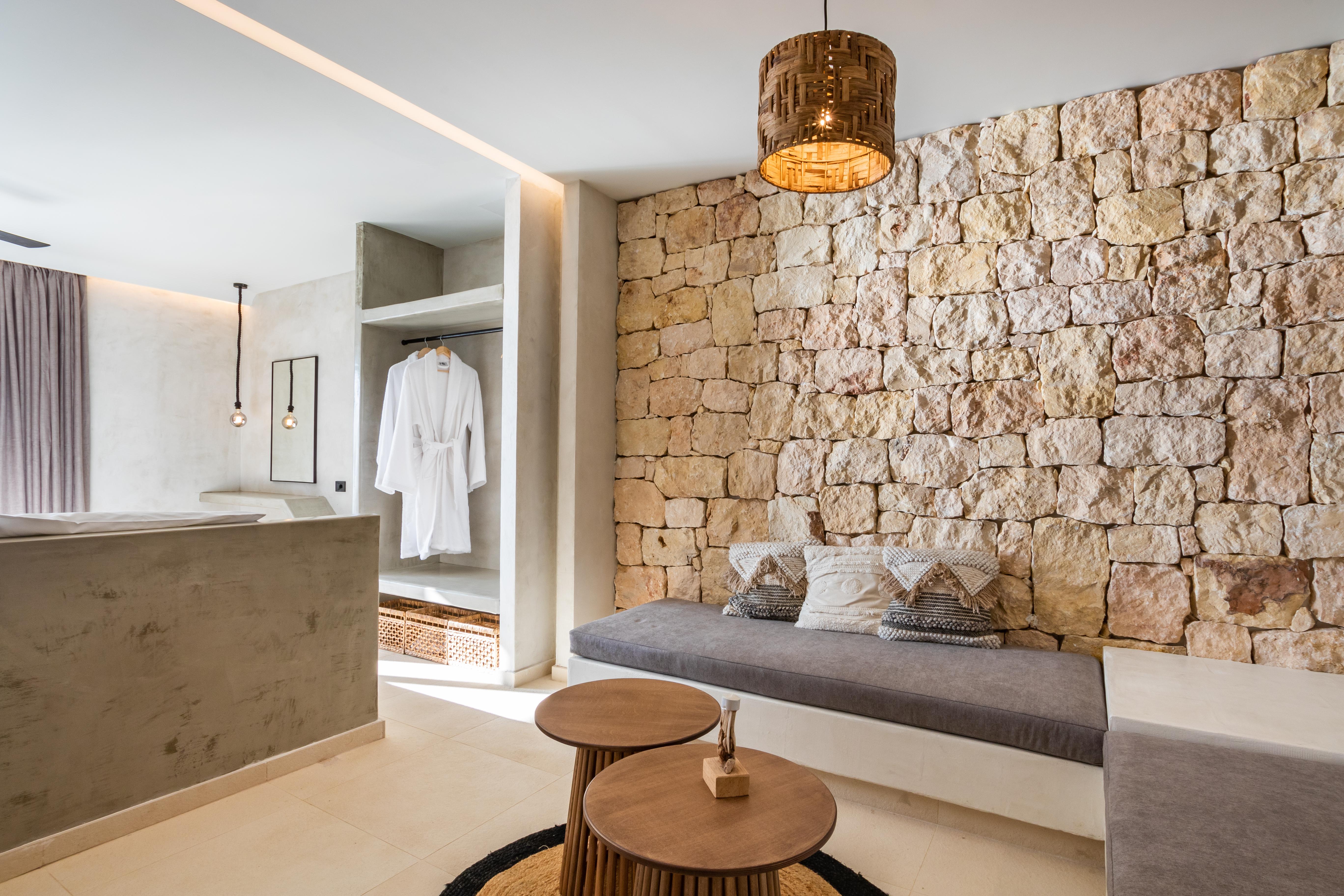 Almyra boutique suites