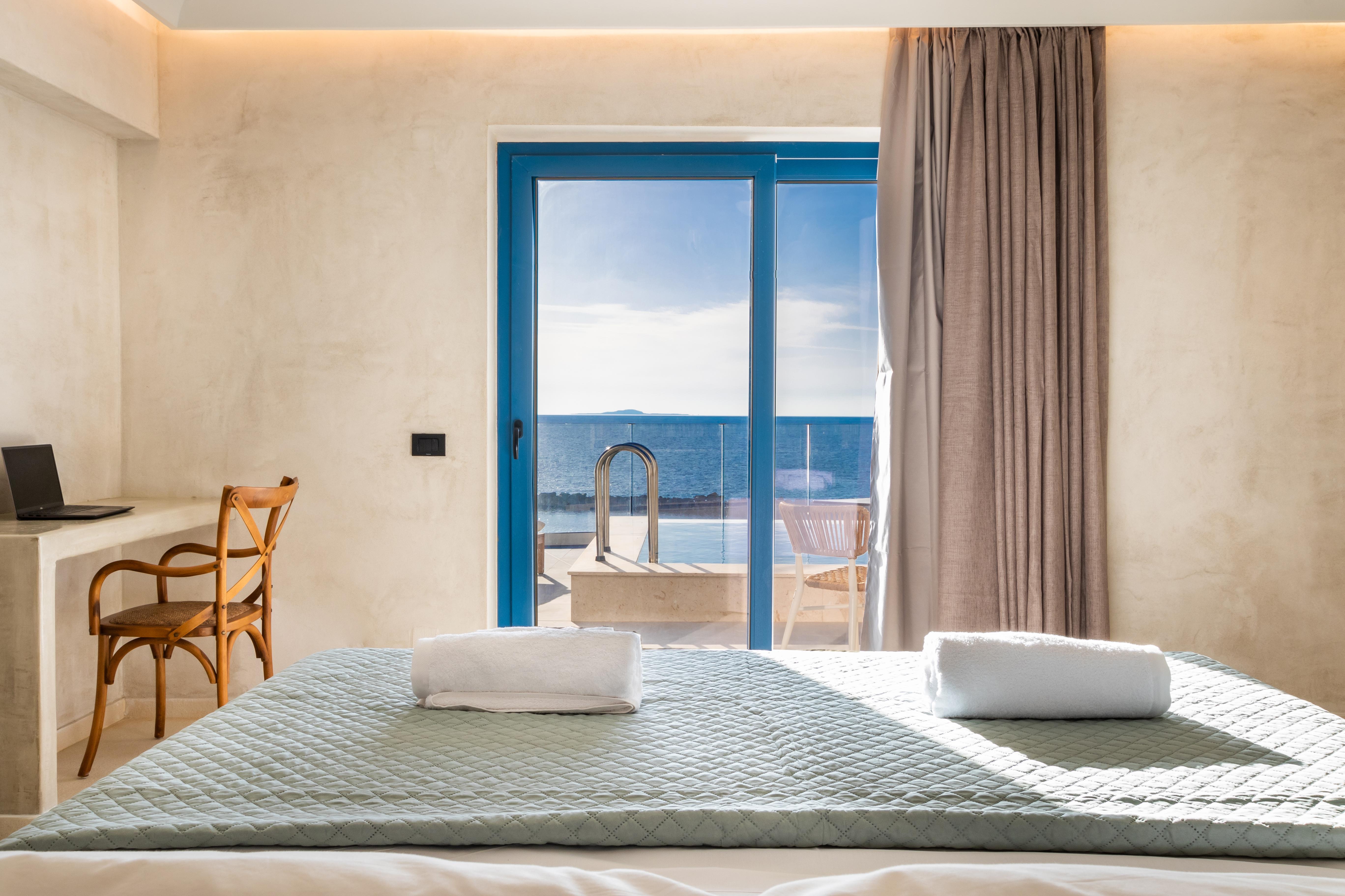 Almyra boutique suites