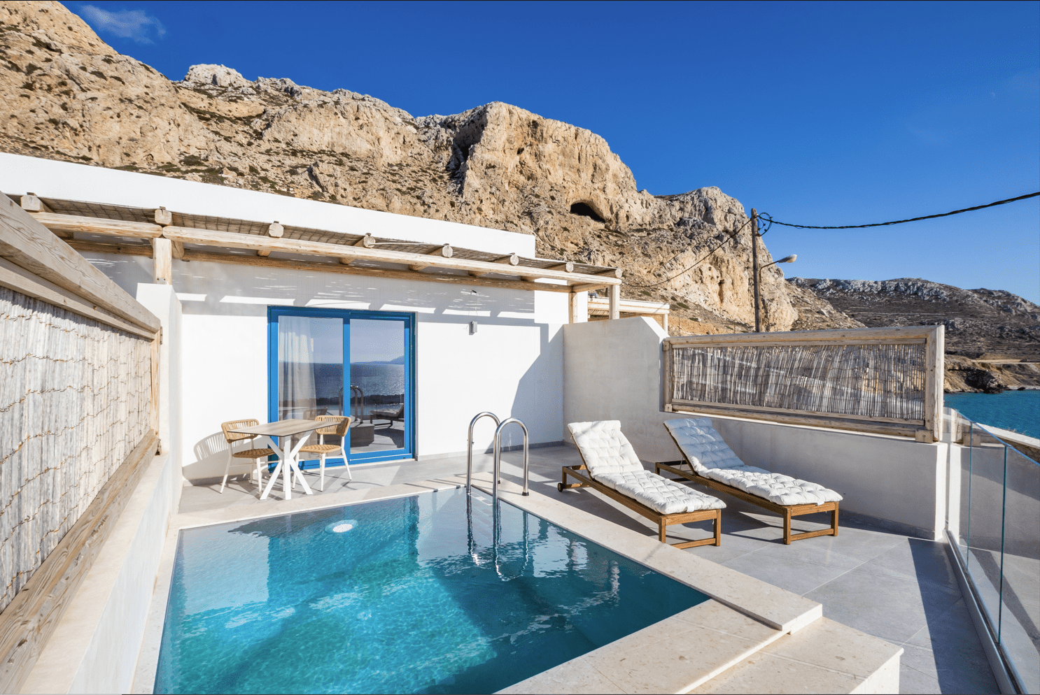 Almyra boutique suites