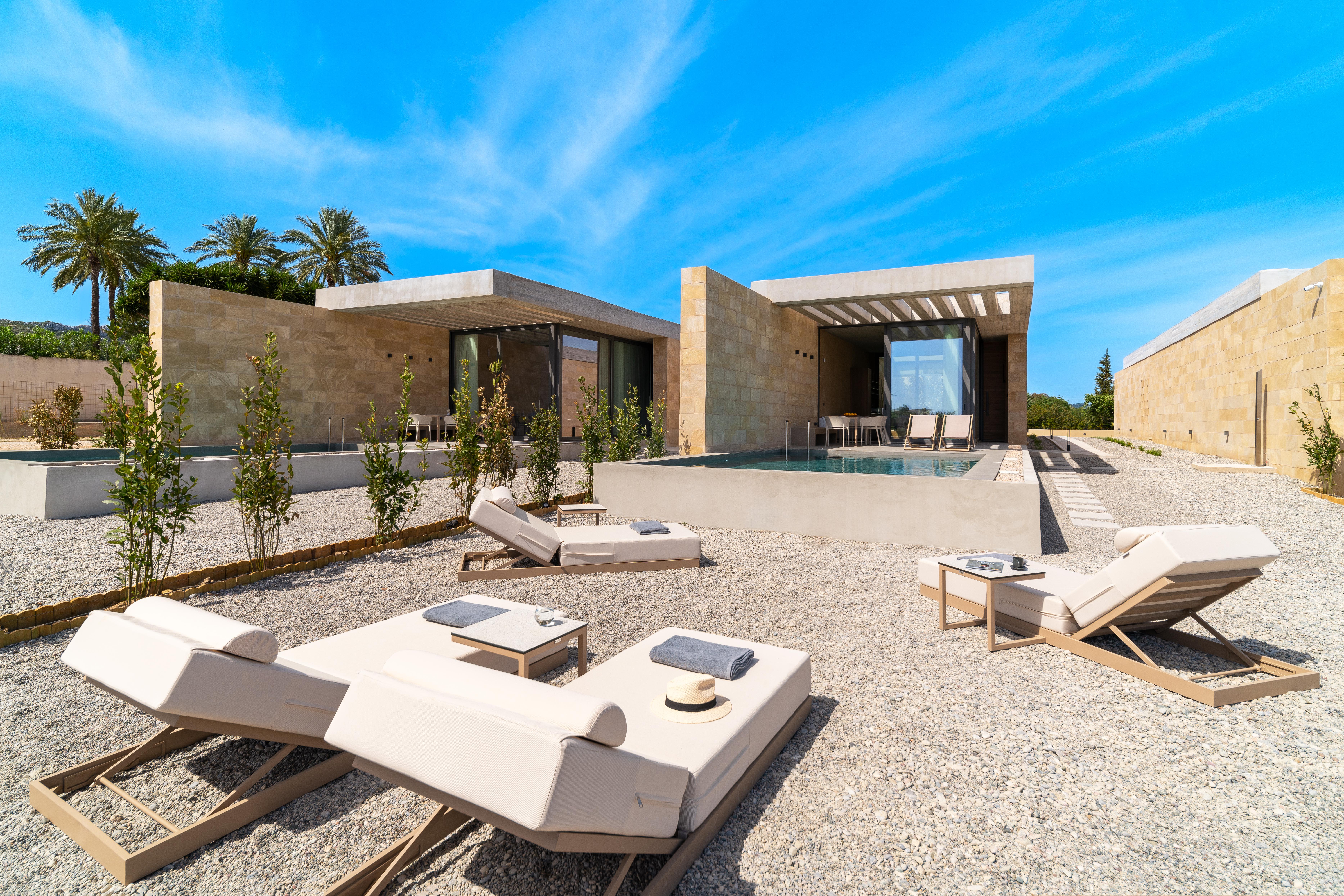 Linear Cabanon Villas