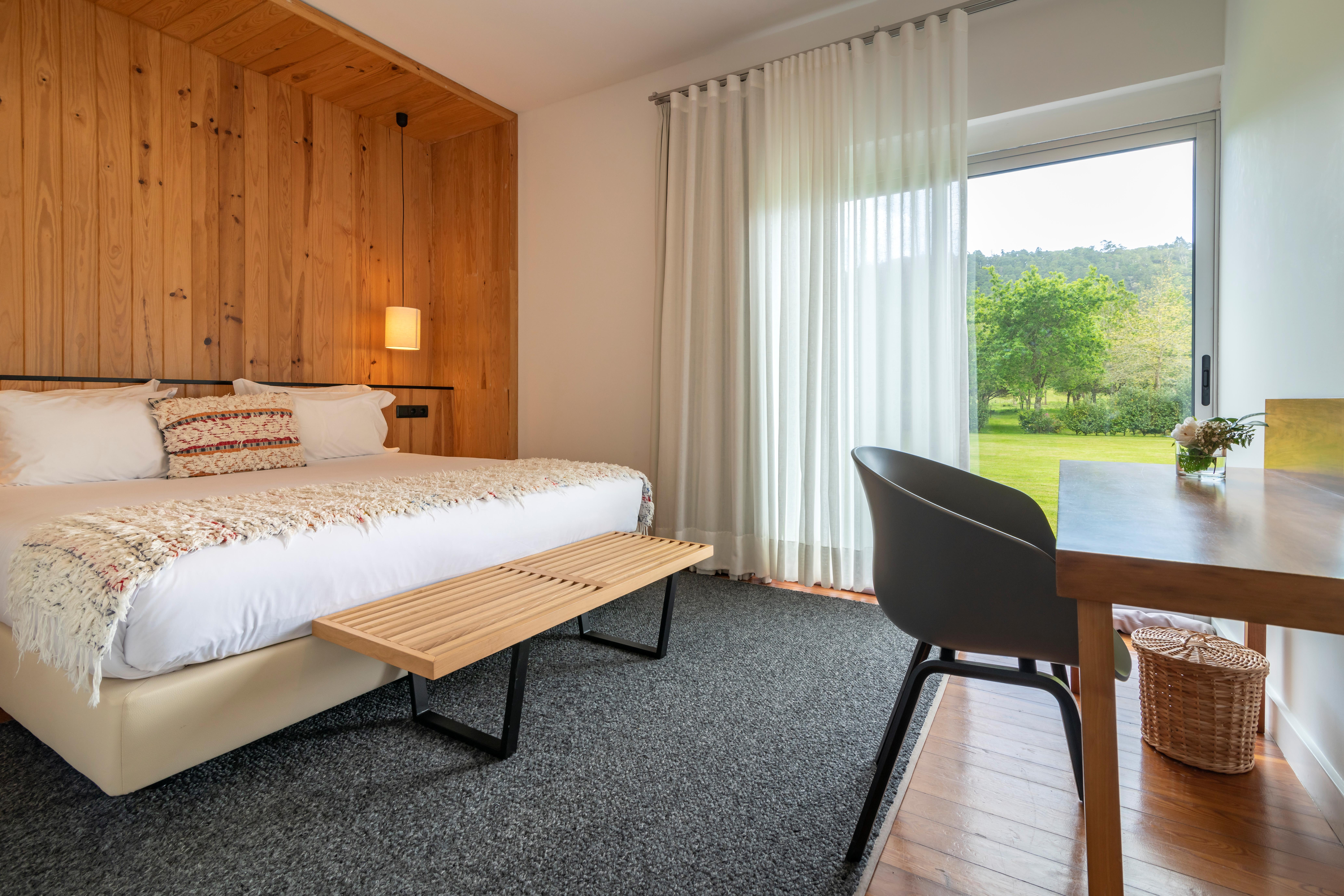 Furnas Lake Forest Living