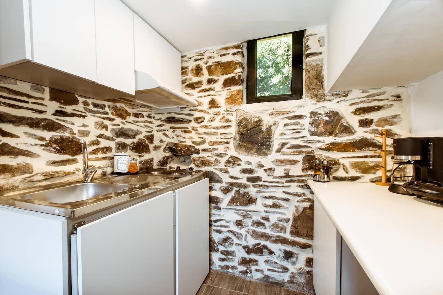 Ellafos Traditional Living