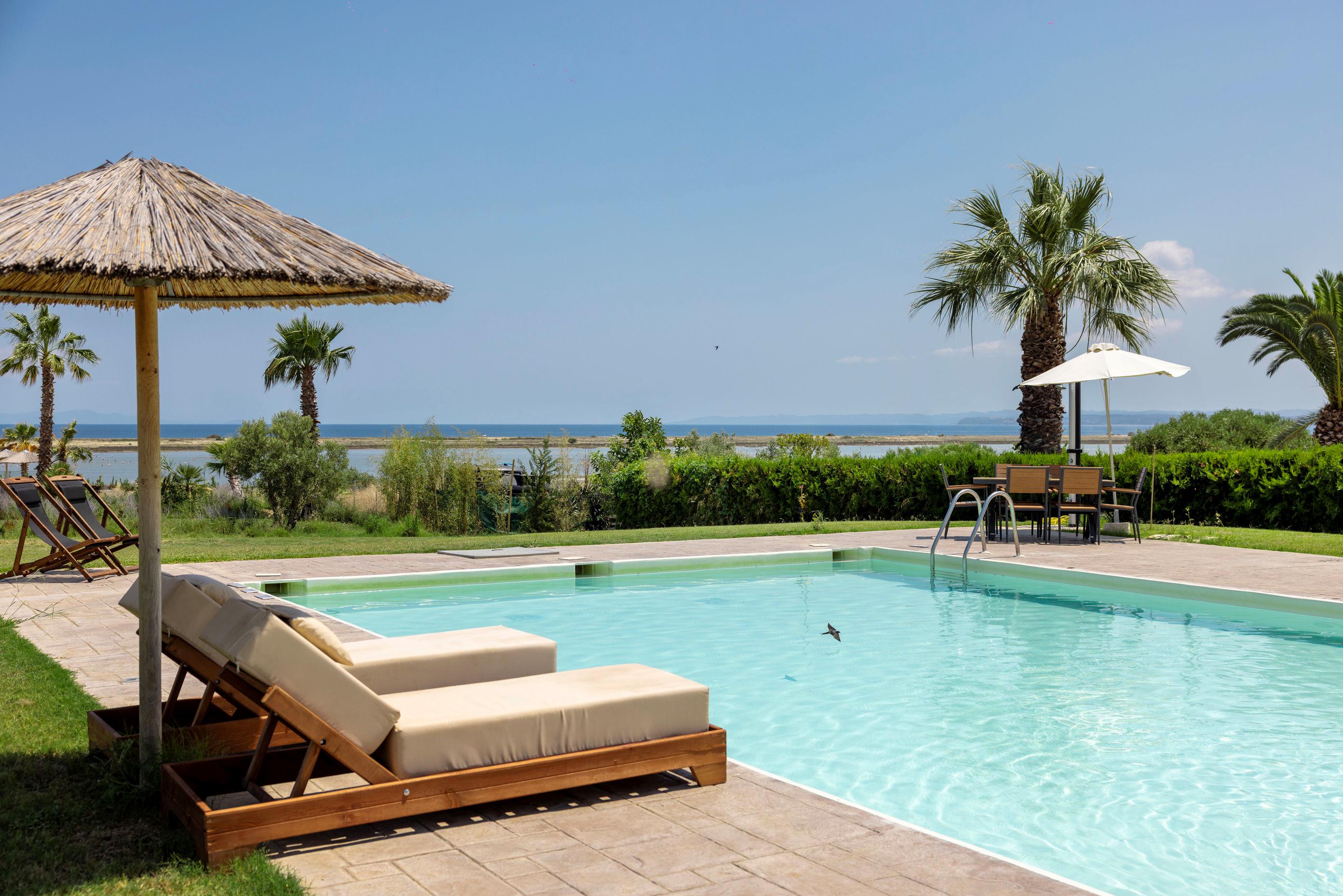 Flamingo View Suites & Villas