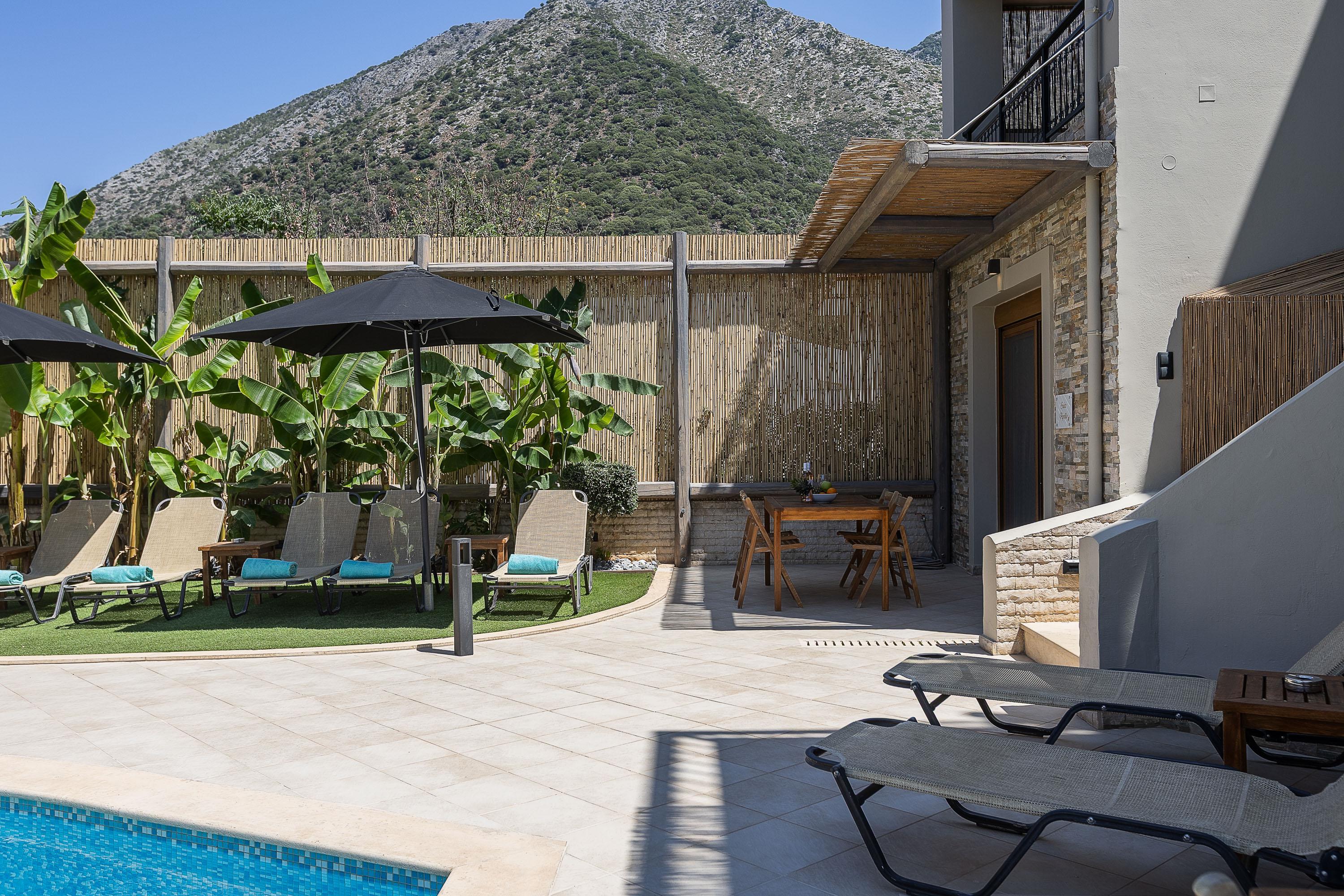 Pantheon Villas & Suites