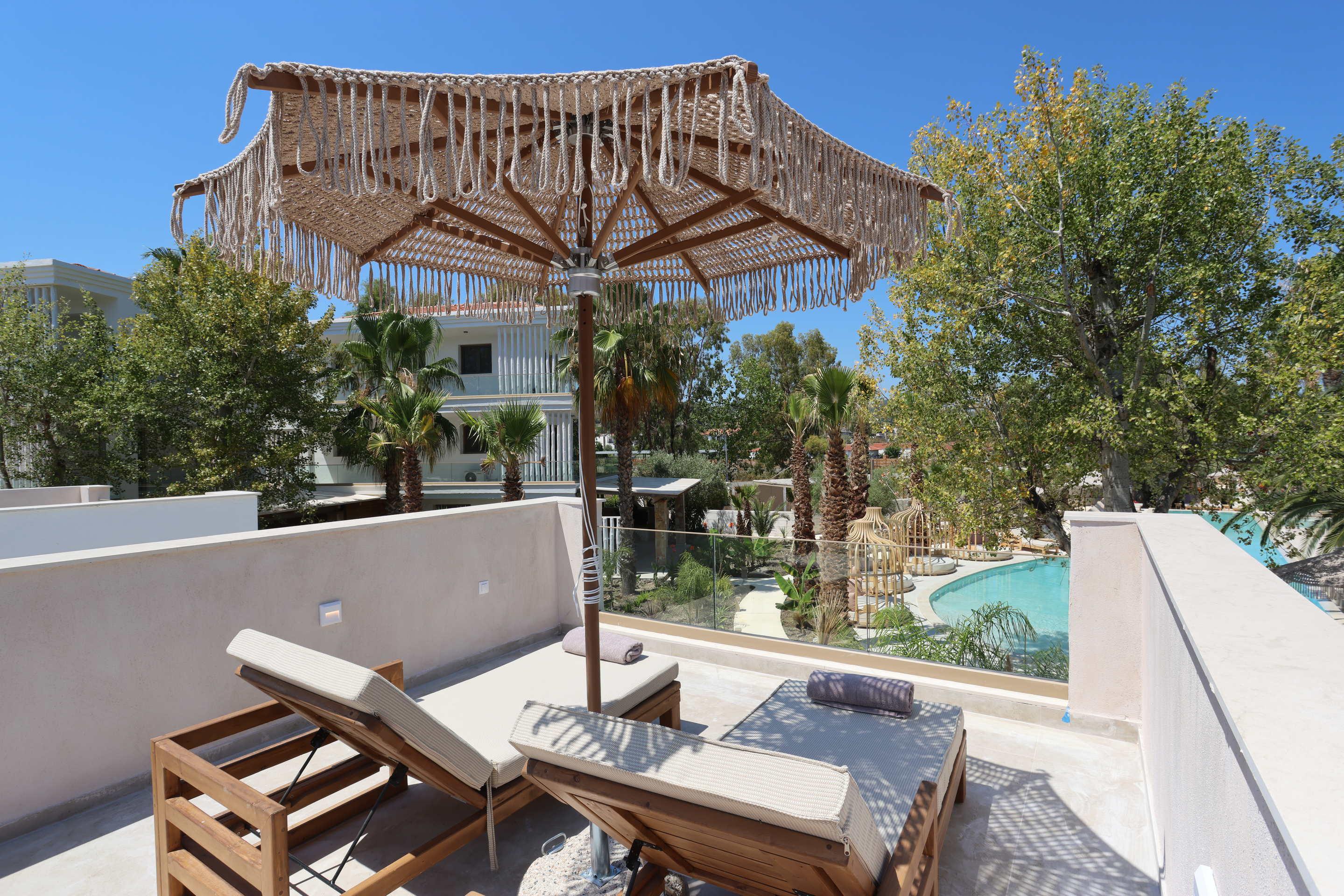 Nusa Suites & Villas