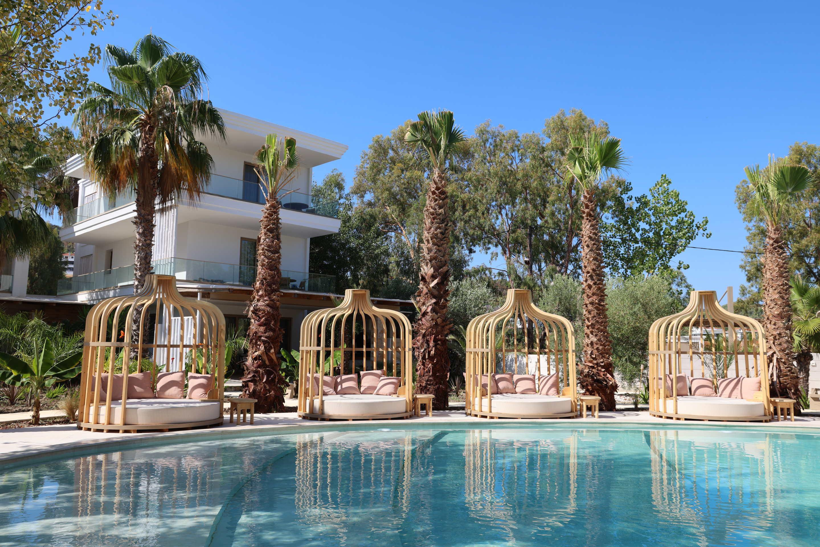 Nusa Suites & Villas