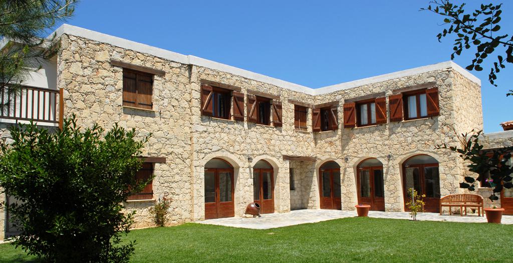 Paradisos Hills Hotel