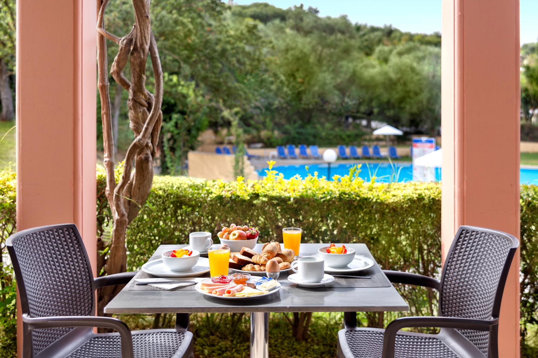 Aparthotel Century Resort