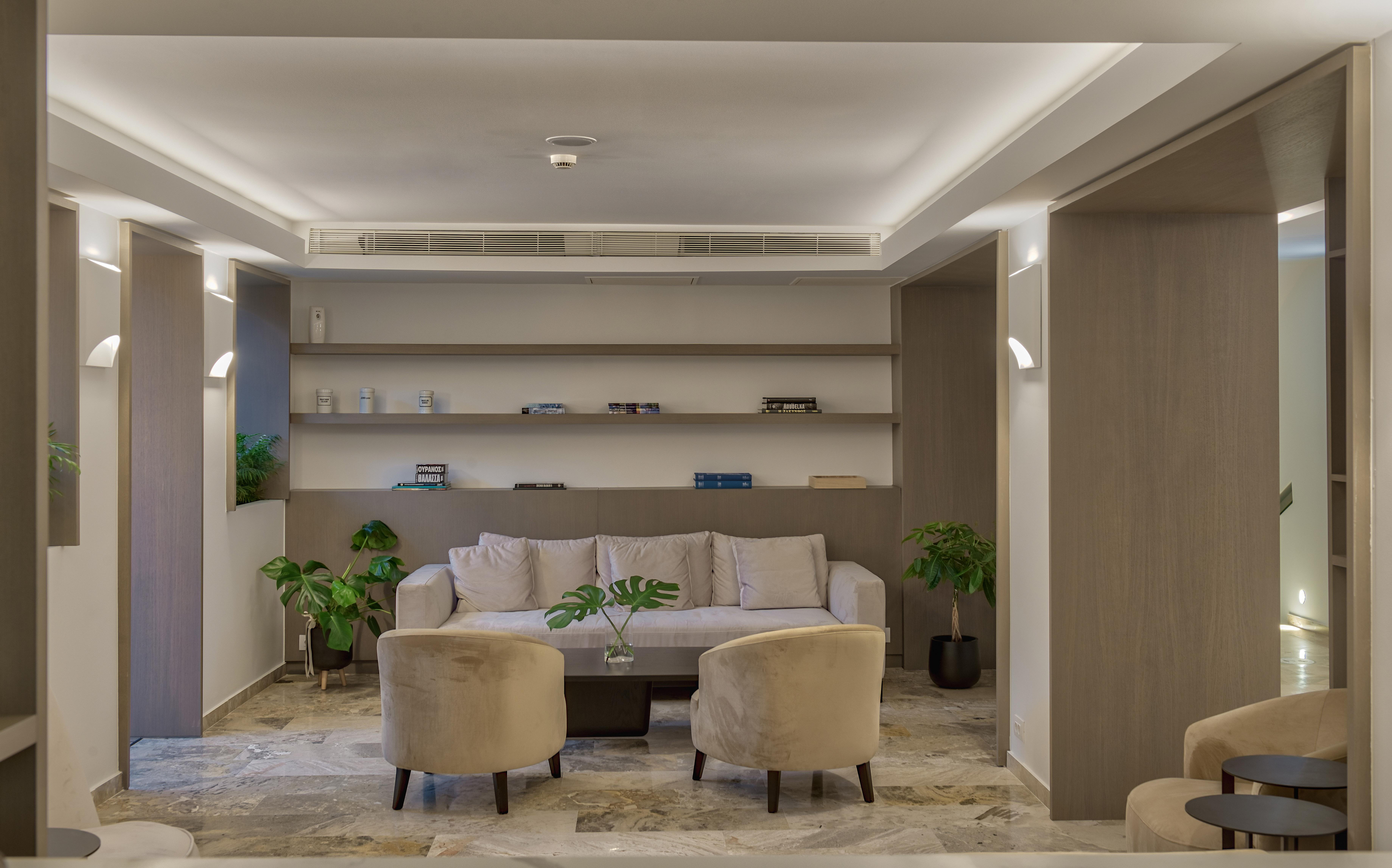 Bitzaro Hotel in town