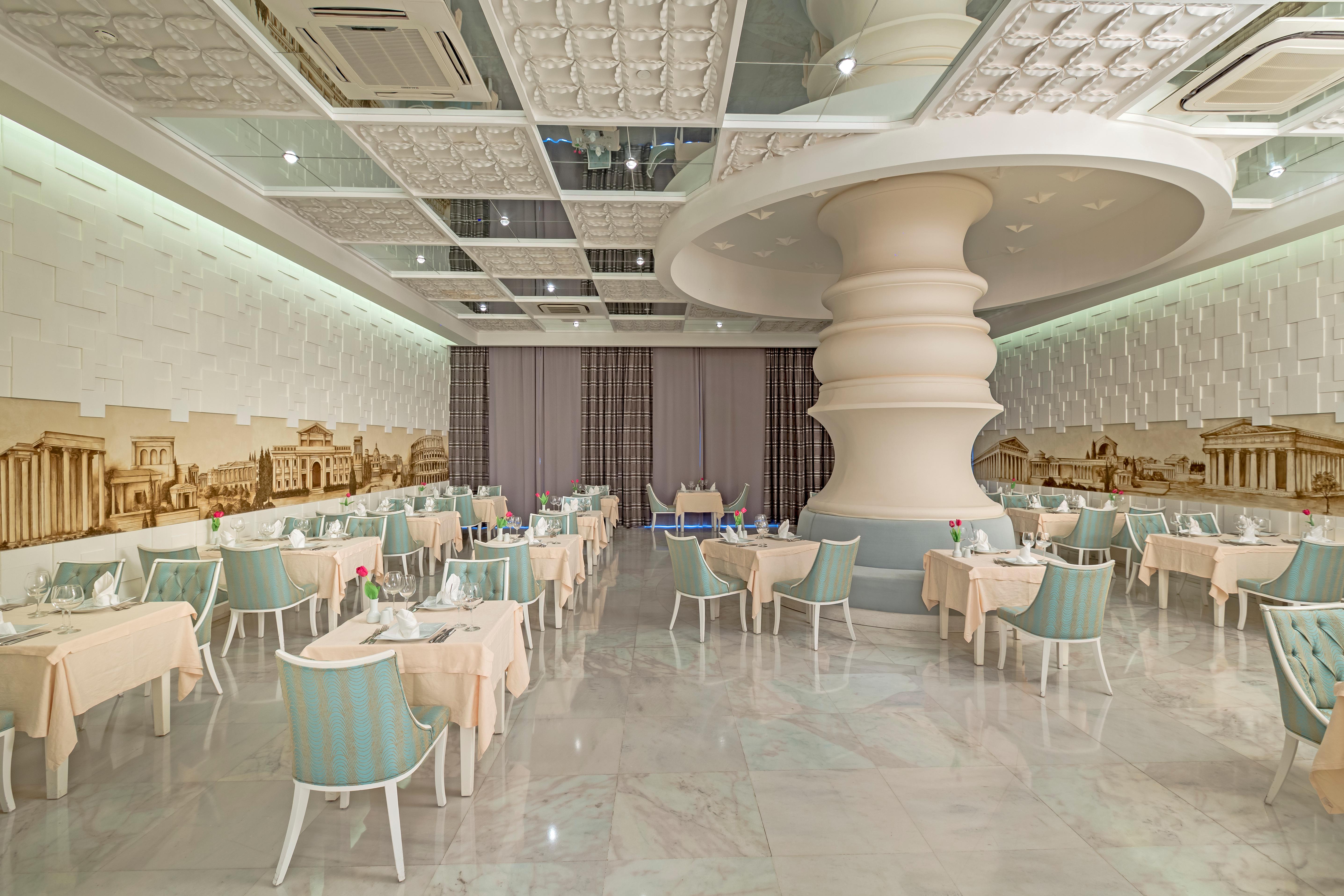 Hotel Royal Holiday Palace