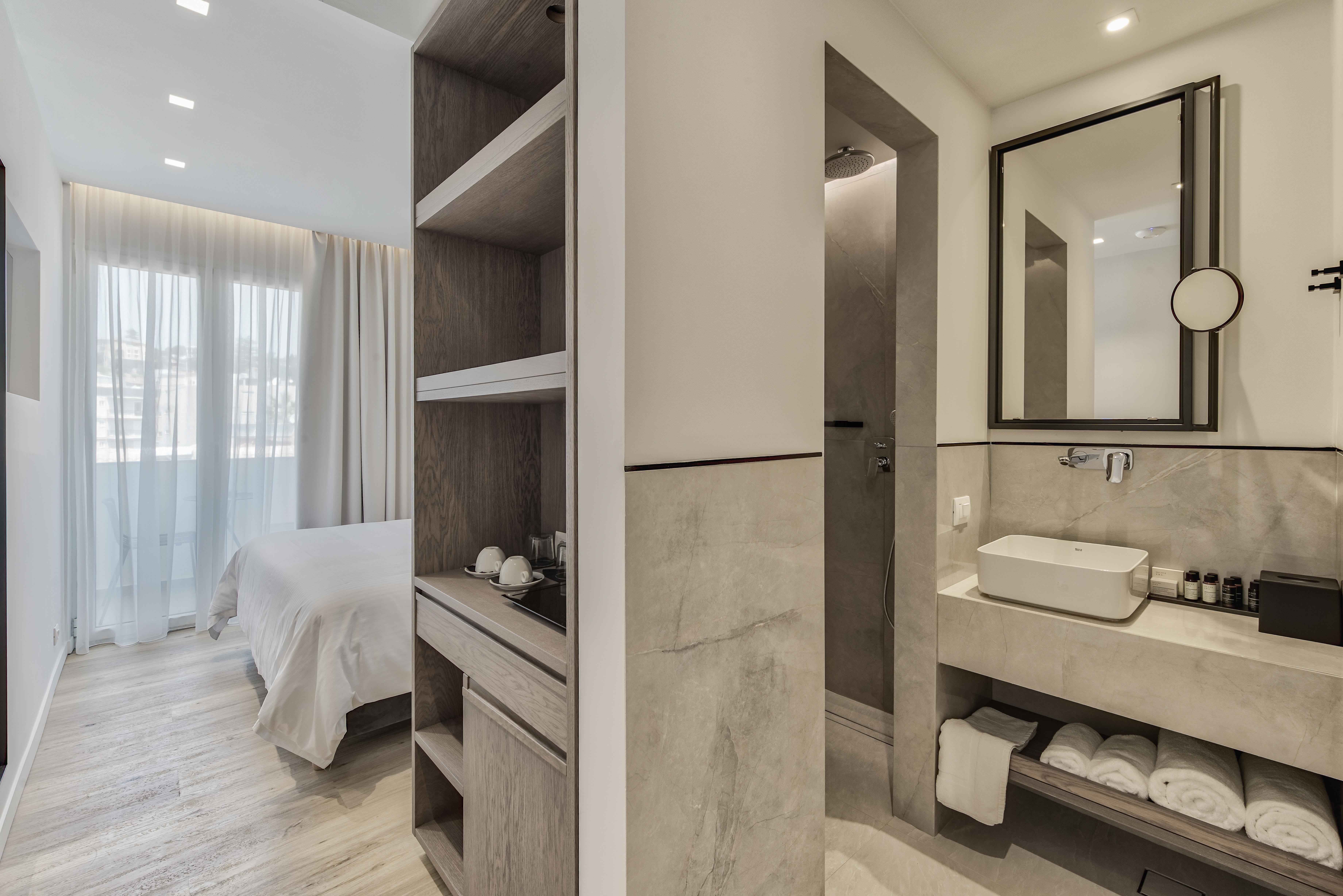 Bitzaro Hotel in town