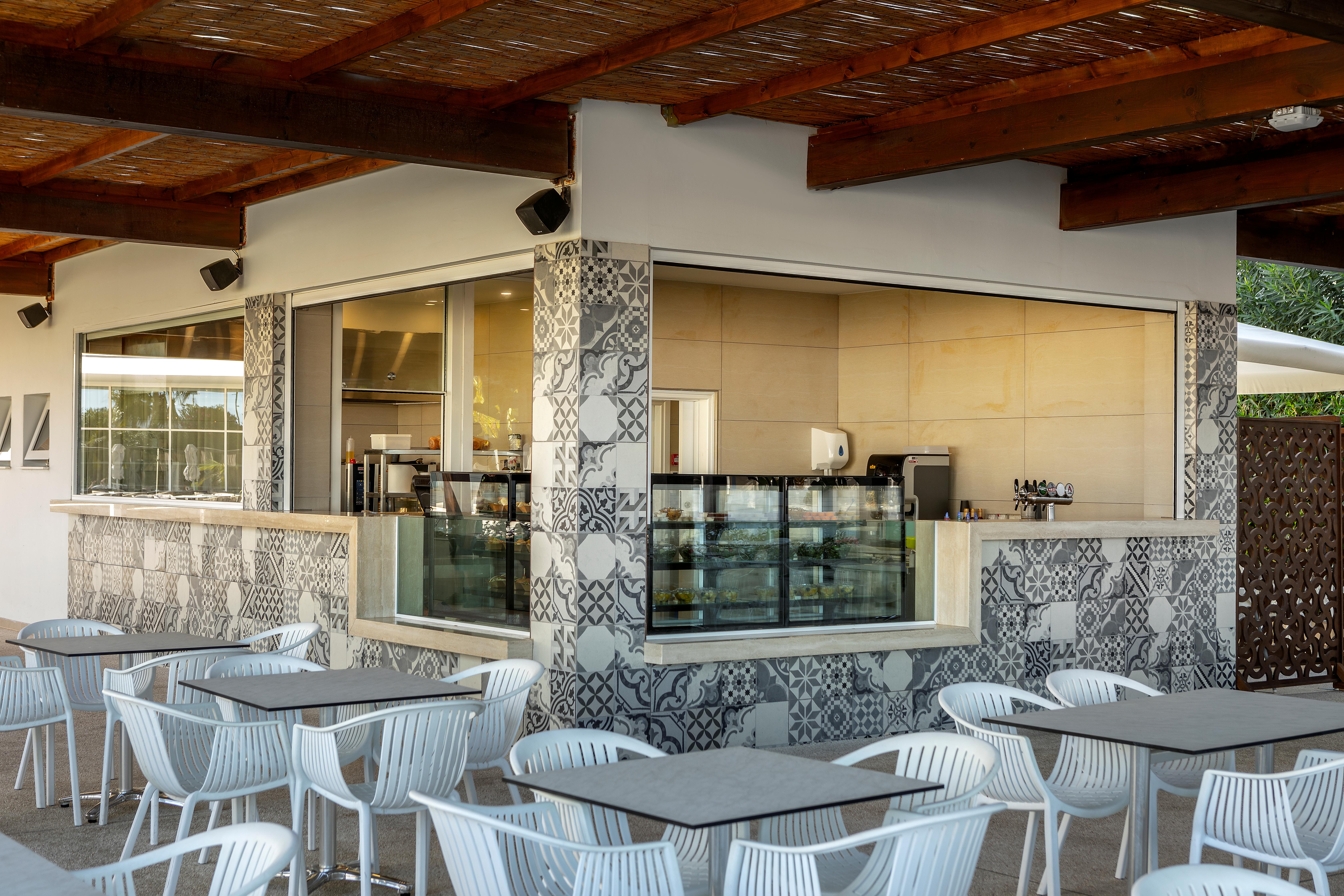 Tsokkos Chrysomare Beach Hotel & Resort