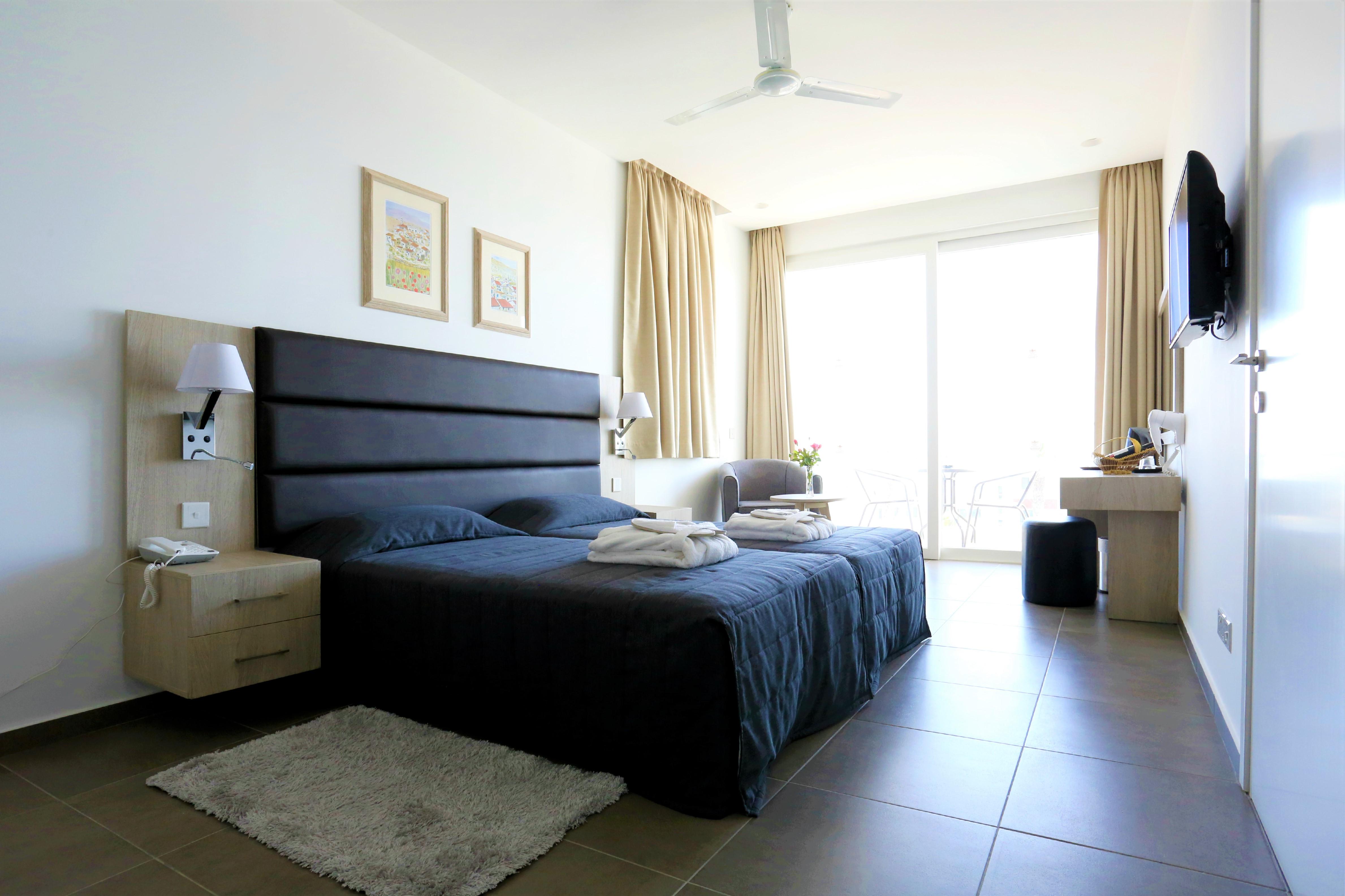 Dionysos Central Hotel