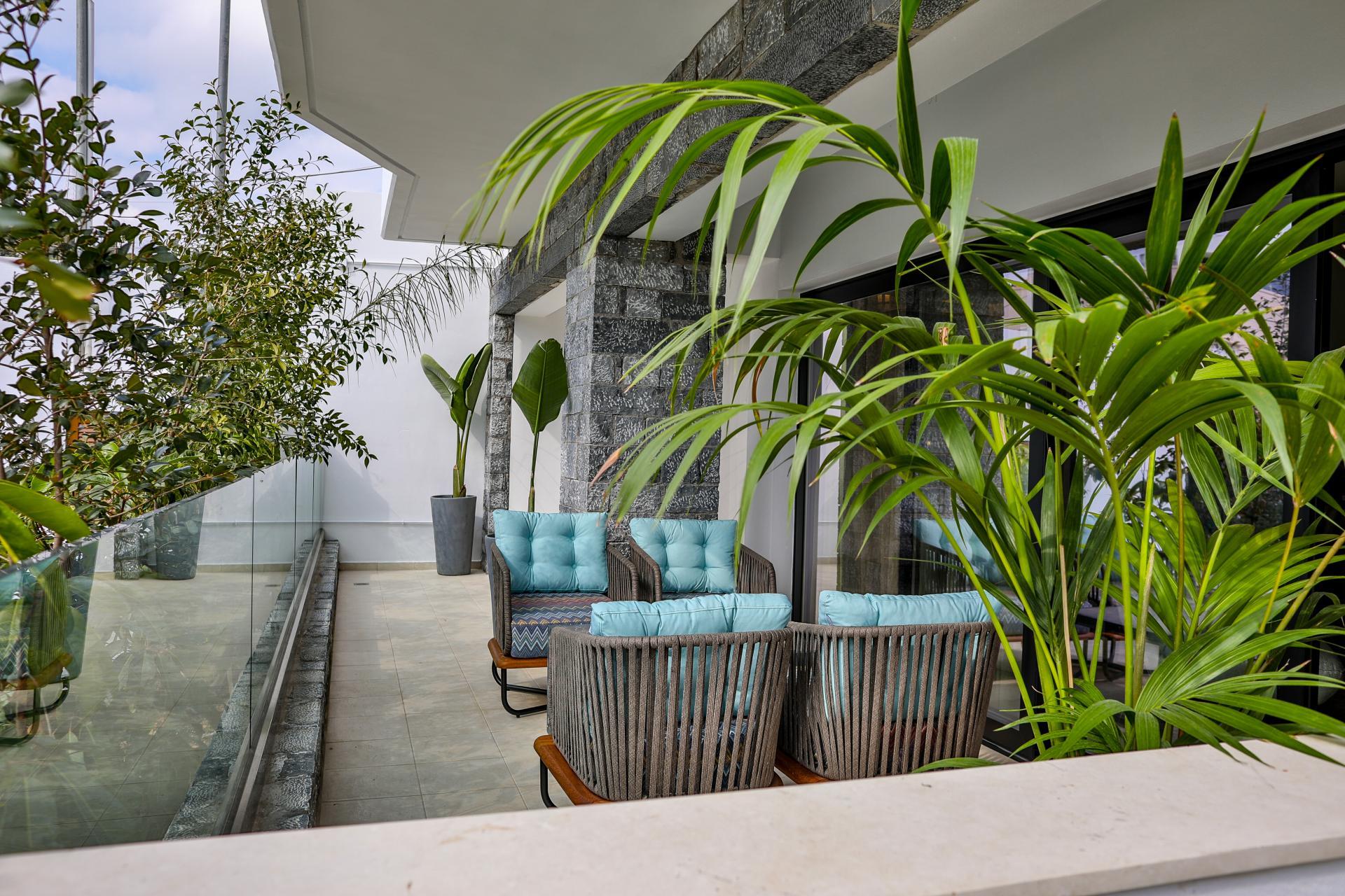 Lazar Lux & Beach Walk Apartment Suites